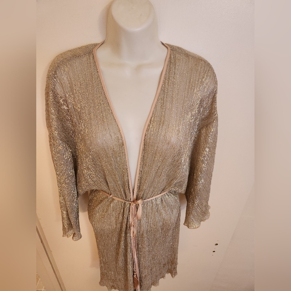 Victoria's Secret Shimmering Gold Robe W/ Pink Belt Sz Medium NWOT - Picture 3 of 7